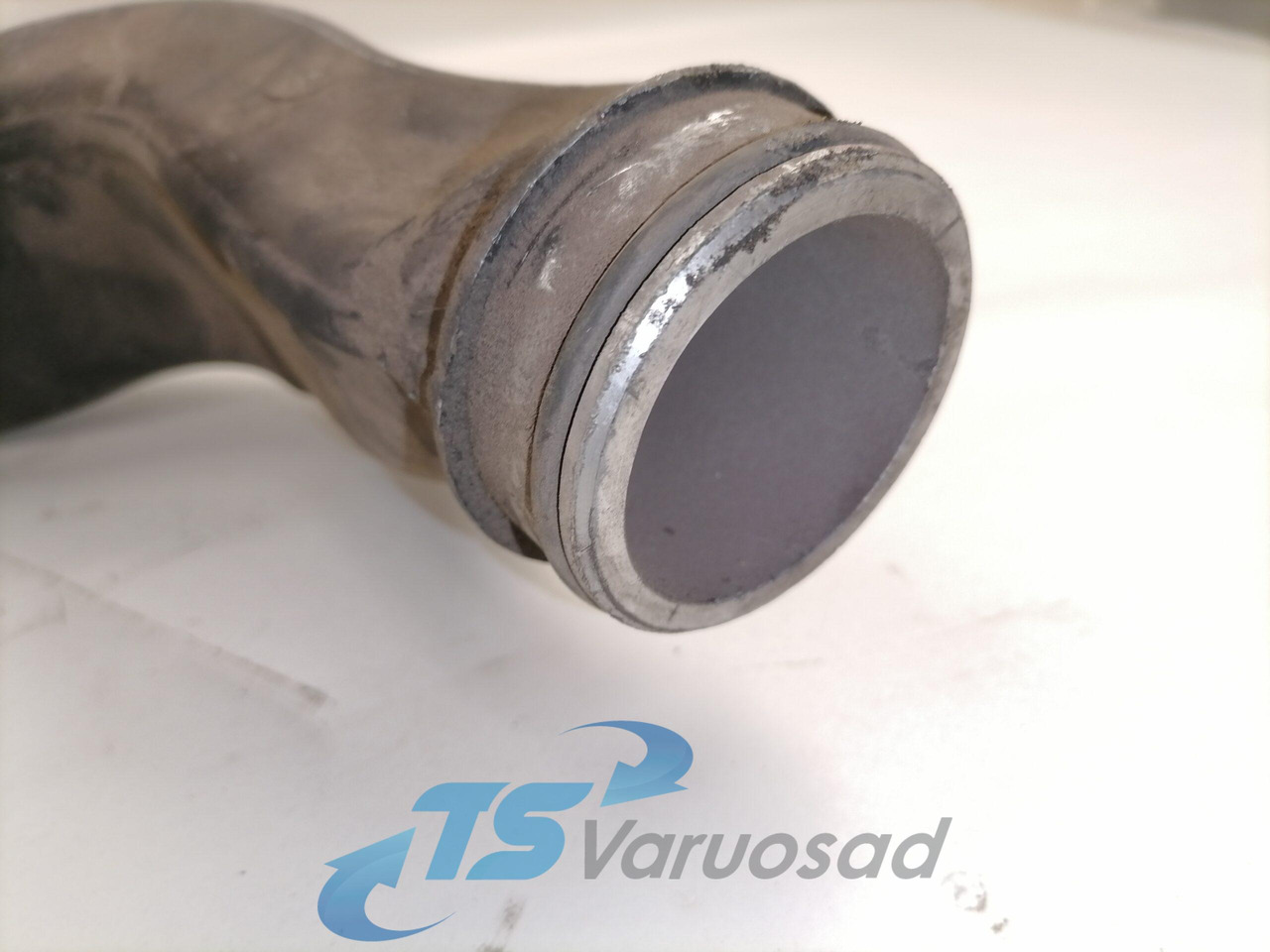 MAN Coolant pipe 51063023261 - نظام التبريد - شاحنة: صورة 4 MAN Coolant pipe 51063023261 - نظام التبريد - شاحنة: صورة 4