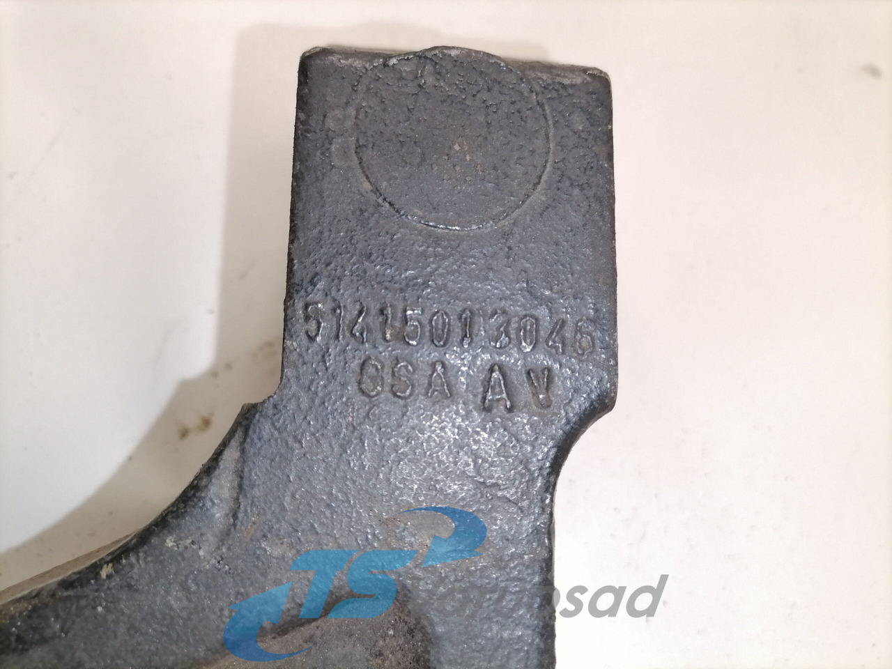 MAN Engine bracket 51415013046 - المحرك و قطع الغيار - شاحنة: صورة 2 MAN Engine bracket 51415013046 - المحرك و قطع الغيار - شاحنة: صورة 2