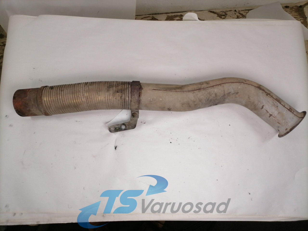 MAN Exhaust pipe 48120 - كاتم الصوت - شاحنة: صورة 1 MAN Exhaust pipe 48120 - كاتم الصوت - شاحنة: صورة 1