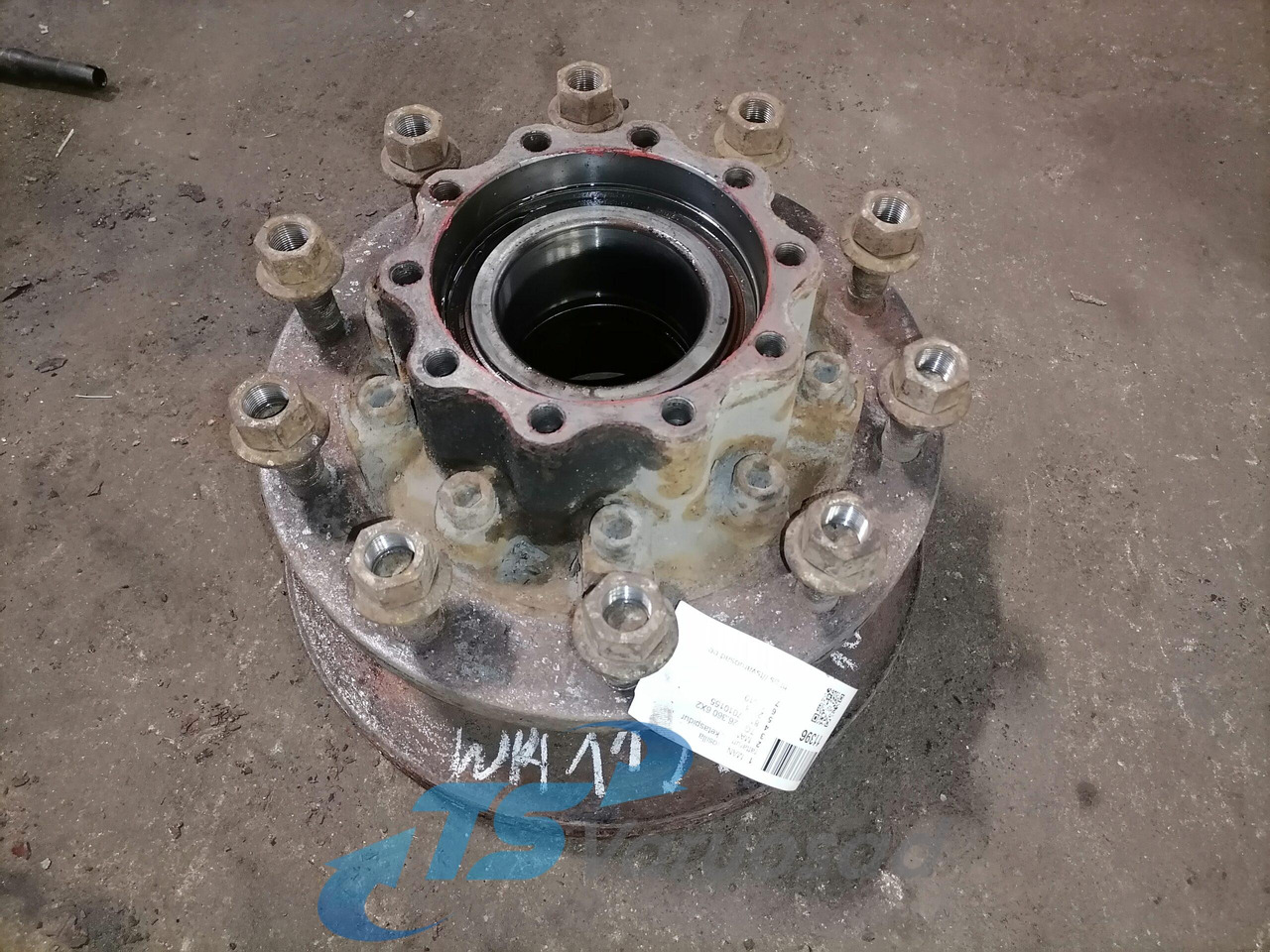 MAN Rear axel hub 81357010155 - محور - شاحنة: صورة 1 MAN Rear axel hub 81357010155 - محور - شاحنة: صورة 1