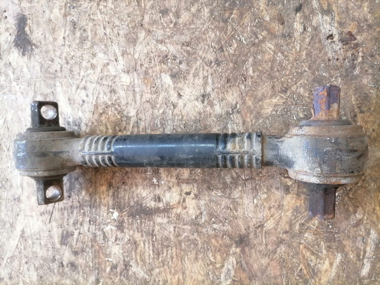 MAN Torque rod 81432206236 - المحور و قطع الغيار - شاحنة: صورة 4 MAN Torque rod 81432206236 - المحور و قطع الغيار - شاحنة: صورة 4