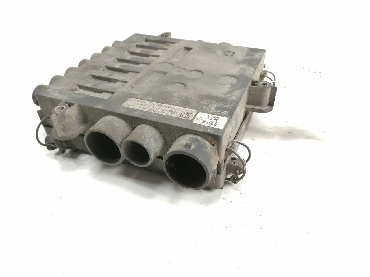 Mercedes-Benz Juhtmestiku harukarp A9605460440 - فيوز - شاحنة: صورة 2 Mercedes-Benz Juhtmestiku harukarp A9605460440 - فيوز - شاحنة: صورة 2