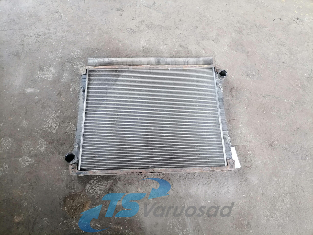 Scania Cooling radiator 1766125 - مبرد المحرك - شاحنة: صورة 1 Scania Cooling radiator 1766125 - مبرد المحرك - شاحنة: صورة 1