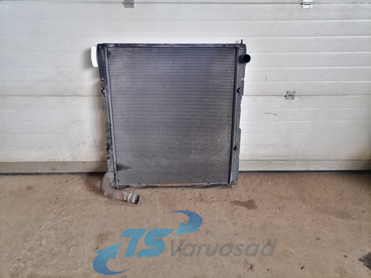 Scania Cooling radiator 1769997 - مبرد المحرك - شاحنة: صورة 1 Scania Cooling radiator 1769997 - مبرد المحرك - شاحنة: صورة 1