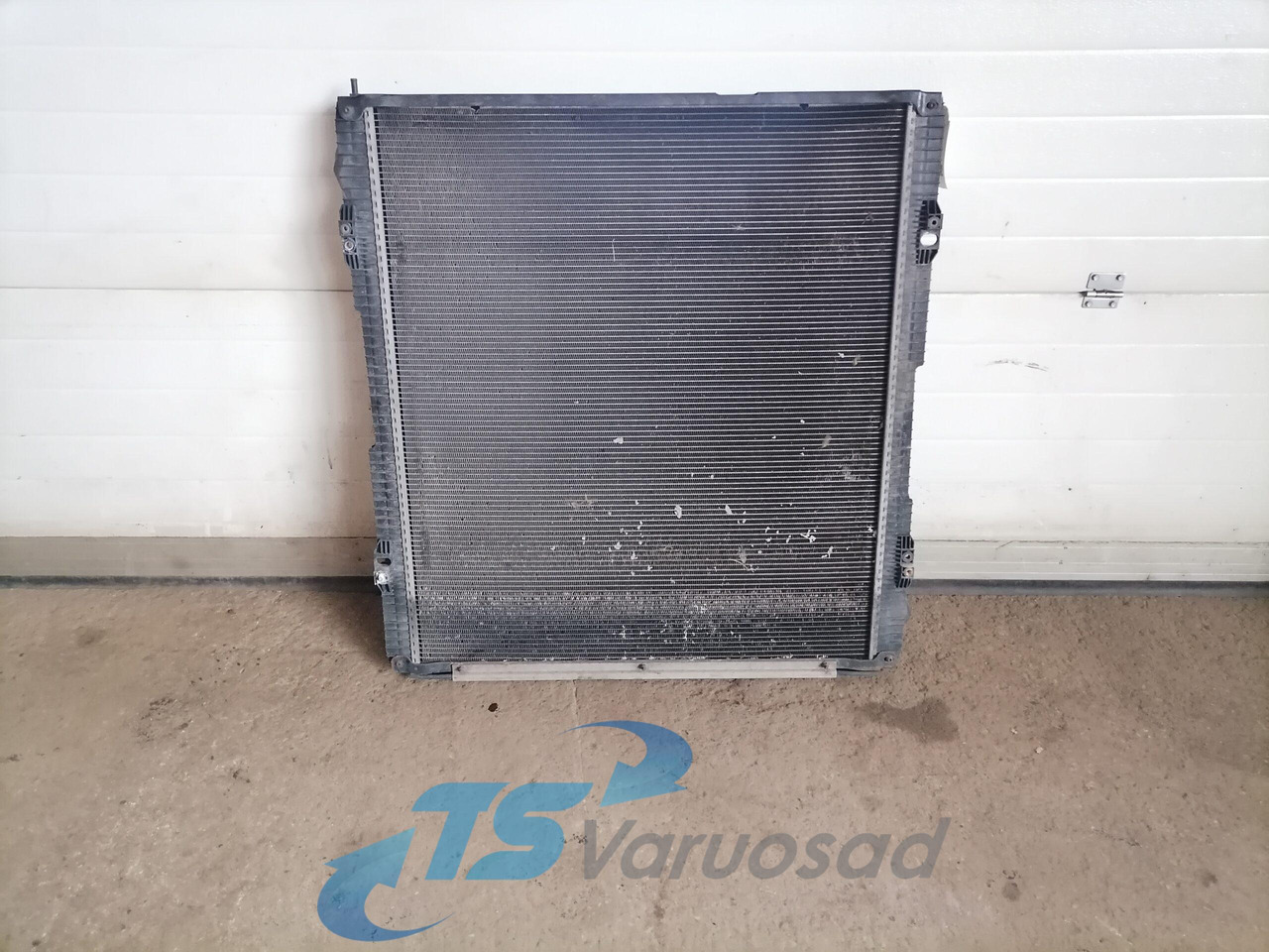 Scania Cooling radiator 1769997 - مبرد المحرك - شاحنة: صورة 2 Scania Cooling radiator 1769997 - مبرد المحرك - شاحنة: صورة 2