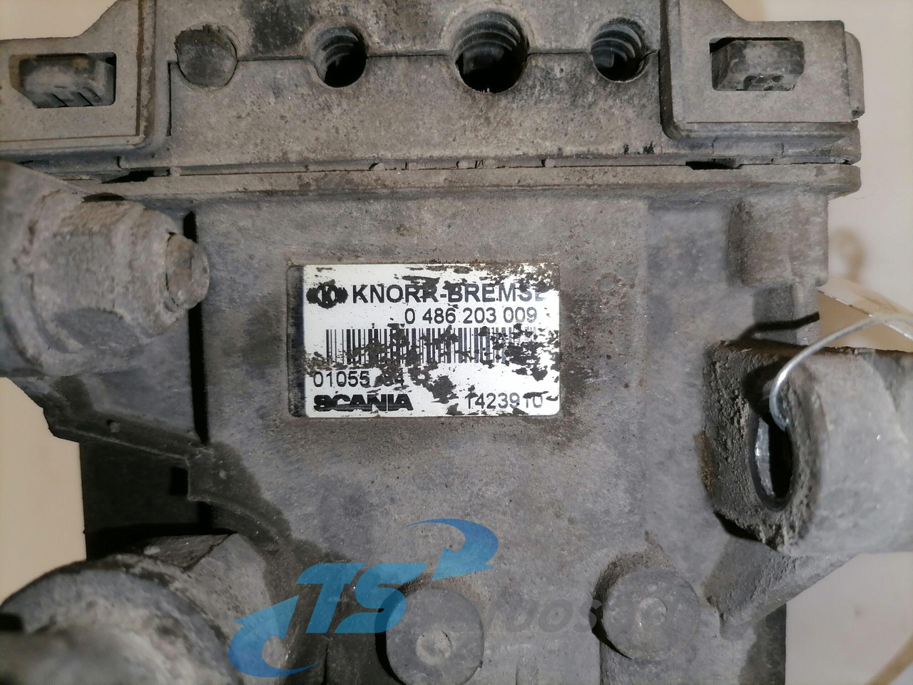 Scania EBS brake valve 1423910 - صمام الفرامل - شاحنة: صورة 2 Scania EBS brake valve 1423910 - صمام الفرامل - شاحنة: صورة 2