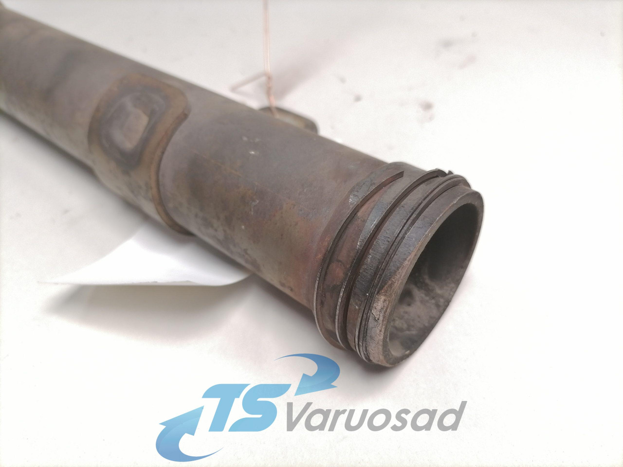 Scania EGR pipe 1528100 - كاتم الصوت/الخمارات - شاحنة: صورة 2 Scania EGR pipe 1528100 - كاتم الصوت/الخمارات - شاحنة: صورة 2