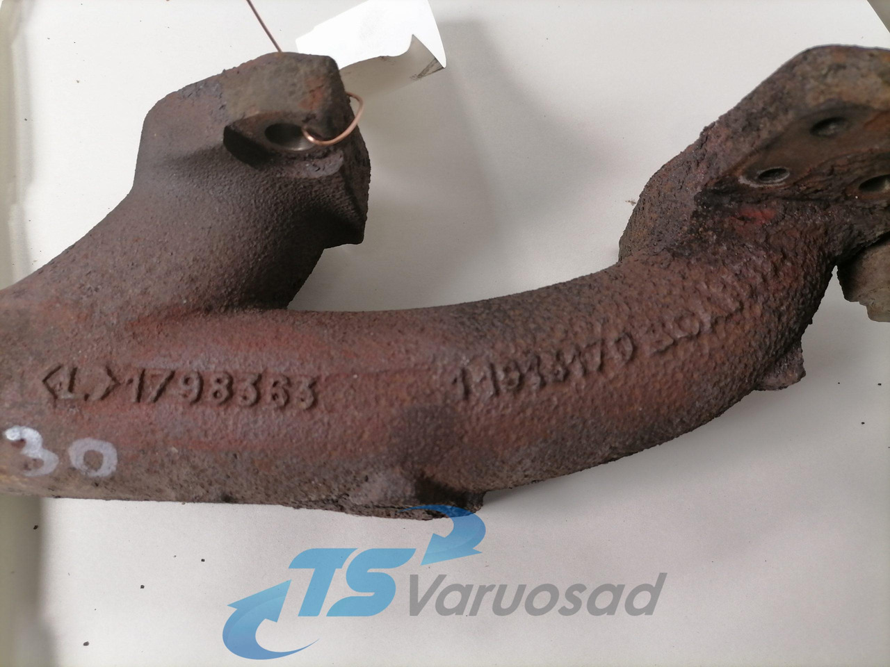 Scania Exhaust mainfold 1798363 - مشعب العادم - شاحنة: صورة 5 Scania Exhaust mainfold 1798363 - مشعب العادم - شاحنة: صورة 5