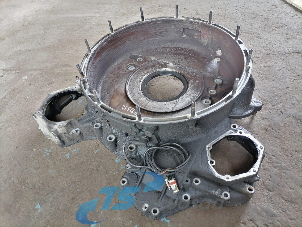 Scania Flywheel housing 1793662 - دولاب الموازنة - شاحنة: صورة 3 Scania Flywheel housing 1793662 - دولاب الموازنة - شاحنة: صورة 3