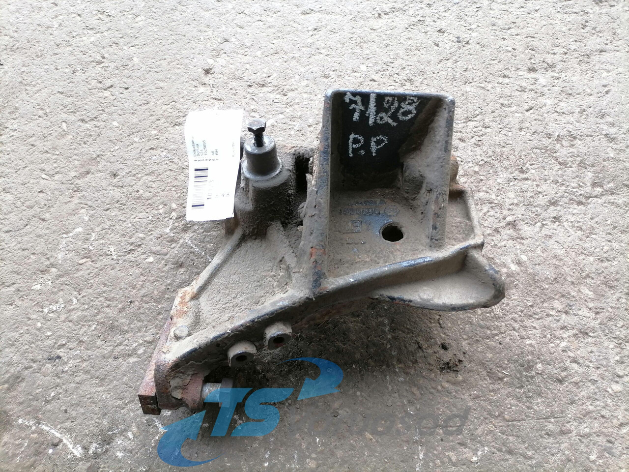 Scania Front bumper carrier 1525695 - مصد العربة - شاحنة: صورة 1 Scania Front bumper carrier 1525695 - مصد العربة - شاحنة: صورة 1