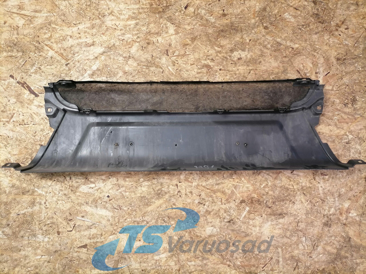 Scania Front bumper cover plastic 1865181 - ديناميكا هوائية/ كابح - شاحنة: صورة 2 Scania Front bumper cover plastic 1865181 - ديناميكا هوائية/ كابح - شاحنة: صورة 2