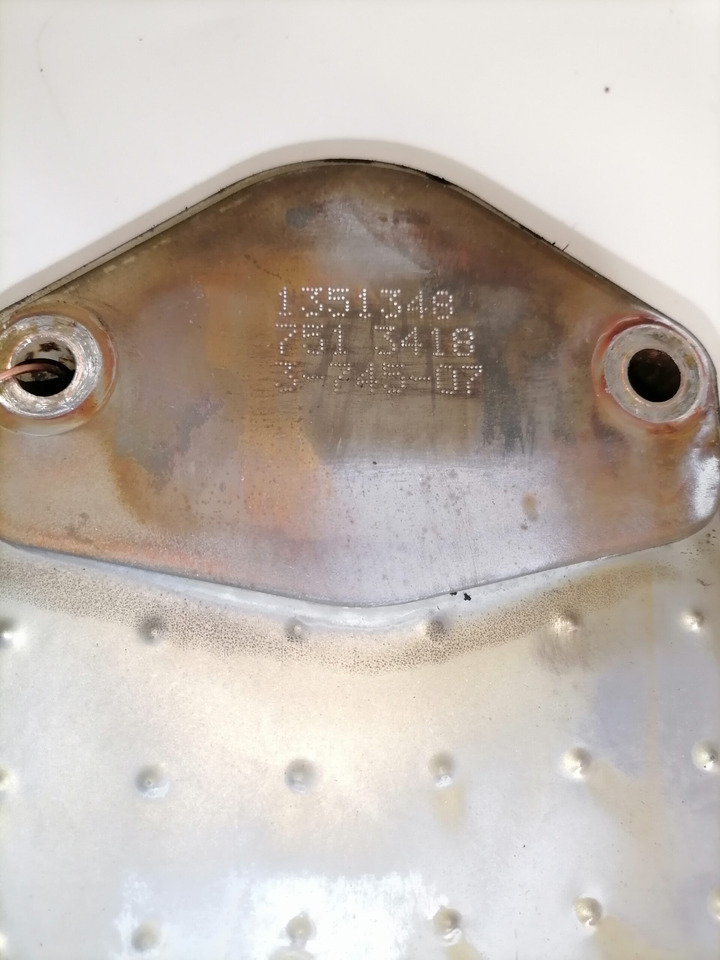 Scania Gerabox oil cooler 1351348 - علبة التروس و قطع الغيار - شاحنة: صورة 2 Scania Gerabox oil cooler 1351348 - علبة التروس و قطع الغيار - شاحنة: صورة 2