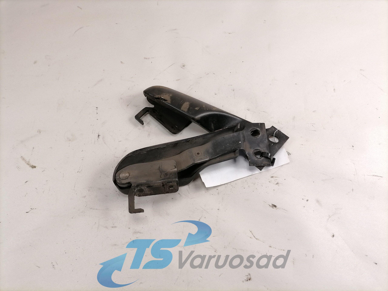 Scania Grille panel hinge 1451528 - شبكة أمامية - شاحنة: صورة 1 Scania Grille panel hinge 1451528 - شبكة أمامية - شاحنة: صورة 1
