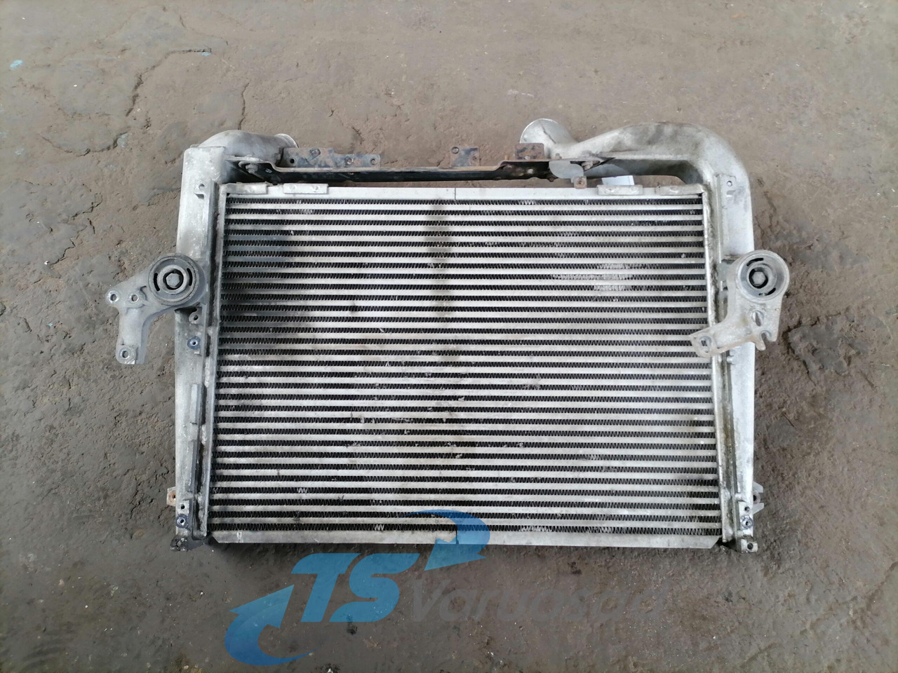 Scania Intercooler radiator 1817893 - المبرد - شاحنة: صورة 2 Scania Intercooler radiator 1817893 - المبرد - شاحنة: صورة 2