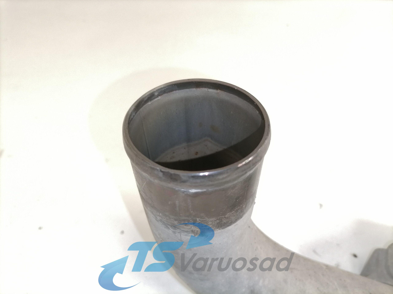 Scania Jahutusvedeliku toru, retarder 1824446 - نظام التبريد - شاحنة: صورة 5 Scania Jahutusvedeliku toru, retarder 1824446 - نظام التبريد - شاحنة: صورة 5