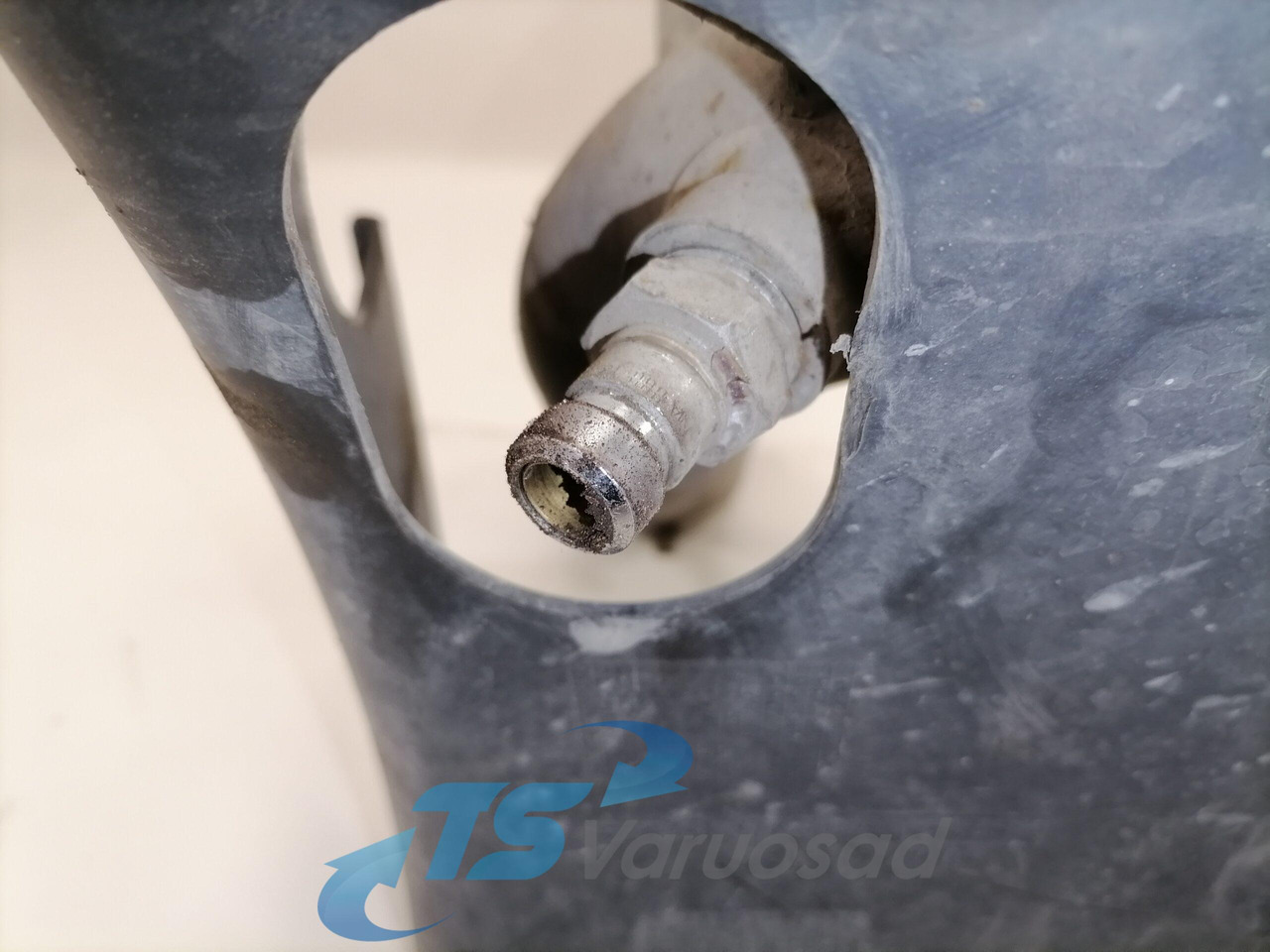 Scania Jahutusvedeliku toru, retarder 1856589 - نظام التبريد - شاحنة: صورة 4 Scania Jahutusvedeliku toru, retarder 1856589 - نظام التبريد - شاحنة: صورة 4