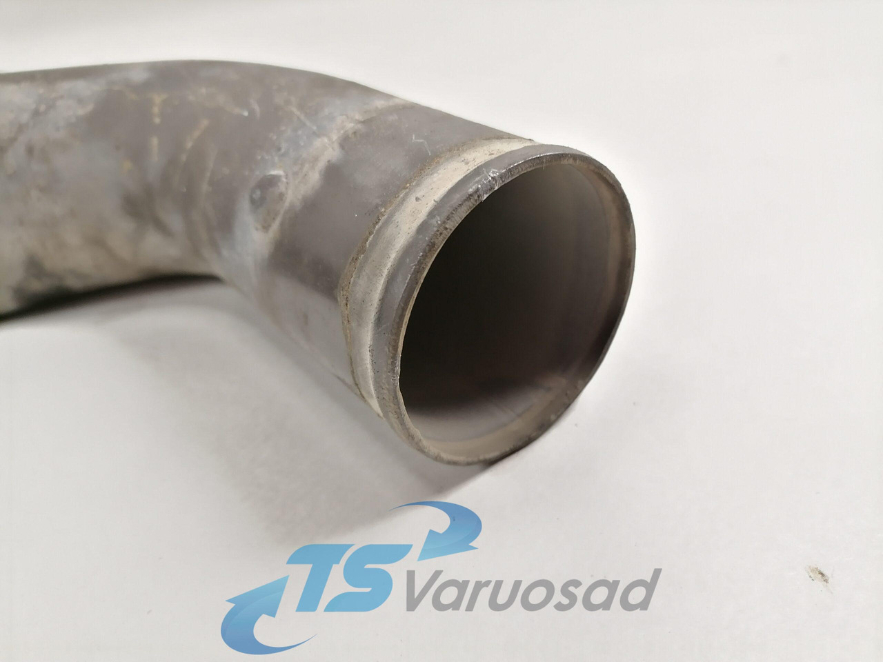 Scania Jahutusvedeliku toru, retarder 1889885 - نظام التبريد - شاحنة: صورة 3 Scania Jahutusvedeliku toru, retarder 1889885 - نظام التبريد - شاحنة: صورة 3