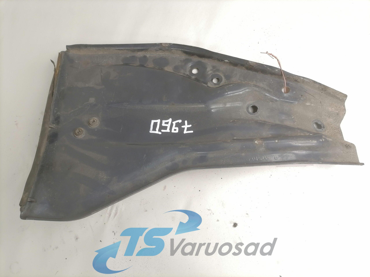 Scania Mudguard bracket 1743493 - قطع غيار عامة - شاحنة: صورة 3 Scania Mudguard bracket 1743493 - قطع غيار عامة - شاحنة: صورة 3
