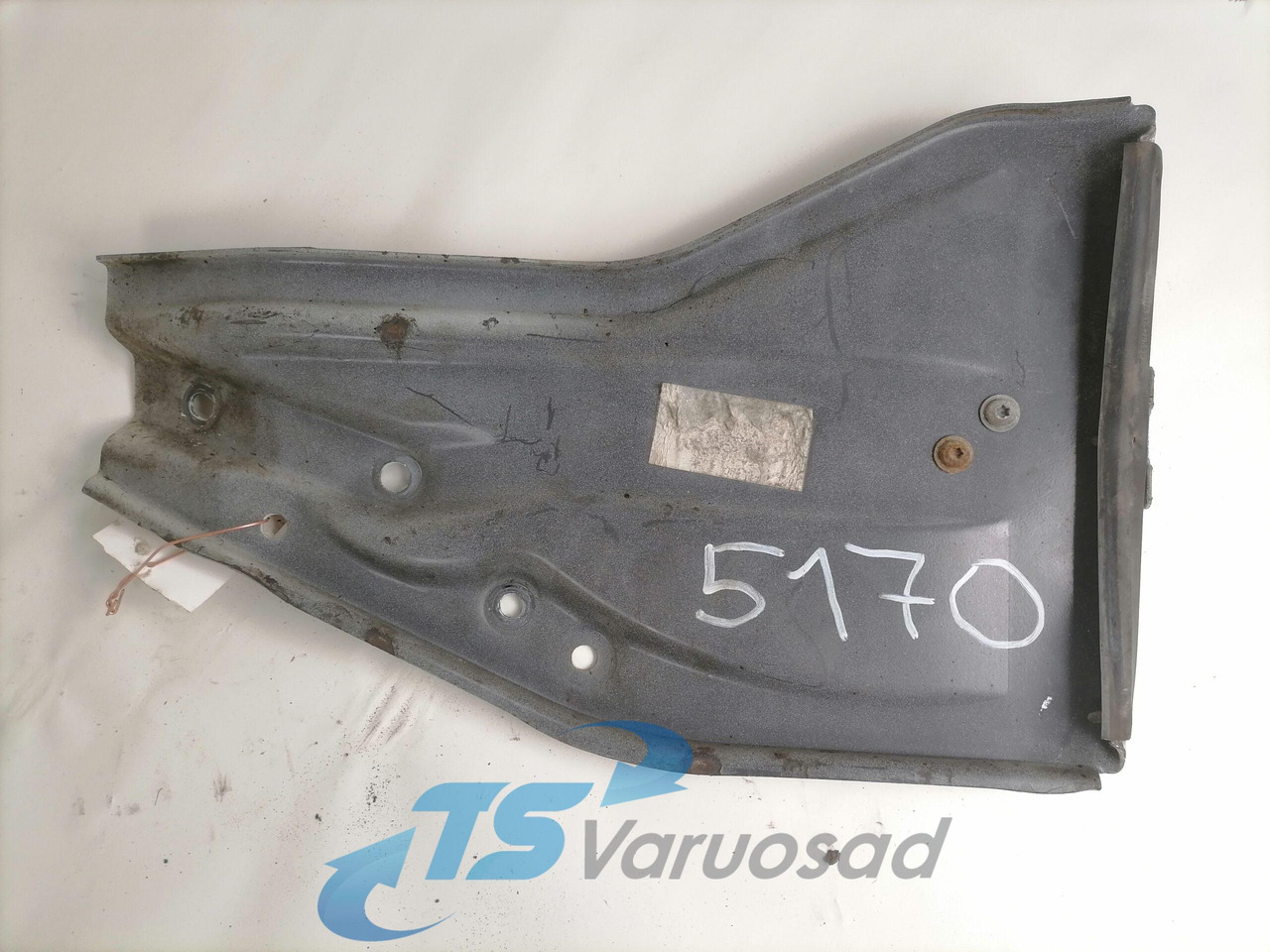 Scania Mudguard bracket 1743493 - قطع غيار عامة - شاحنة: صورة 2 Scania Mudguard bracket 1743493 - قطع غيار عامة - شاحنة: صورة 2