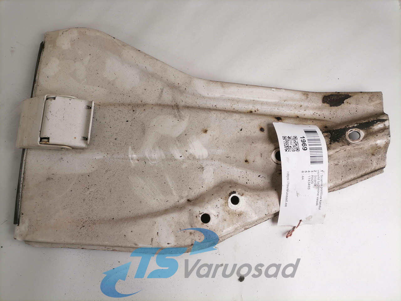 Scania Mudguard bracket 1743493 - قطع غيار عامة - شاحنة: صورة 1 Scania Mudguard bracket 1743493 - قطع غيار عامة - شاحنة: صورة 1