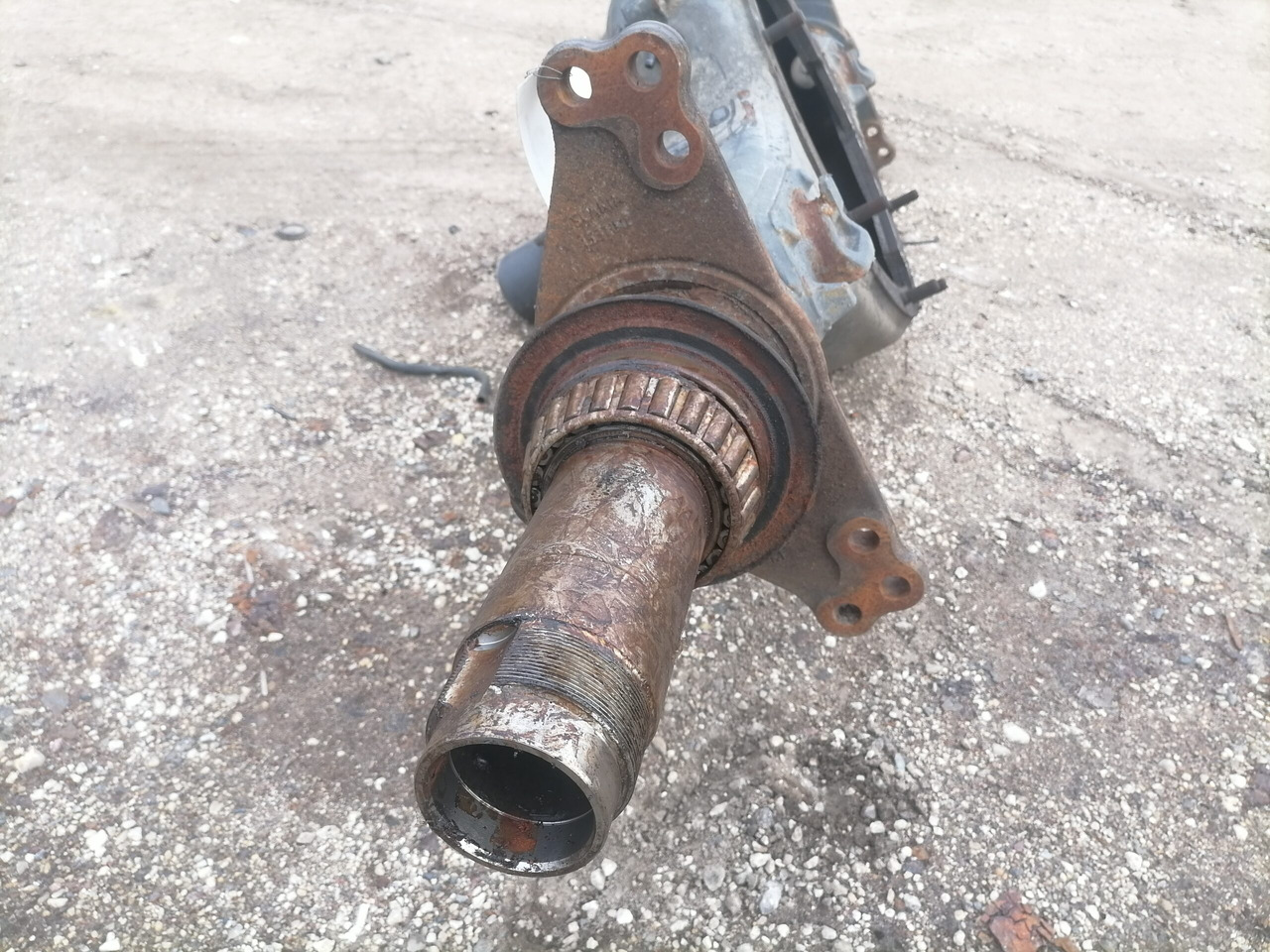 Scania Rear axel housing 1733934 - المحور و قطع الغيار - شاحنة: صورة 5 Scania Rear axel housing 1733934 - المحور و قطع الغيار - شاحنة: صورة 5