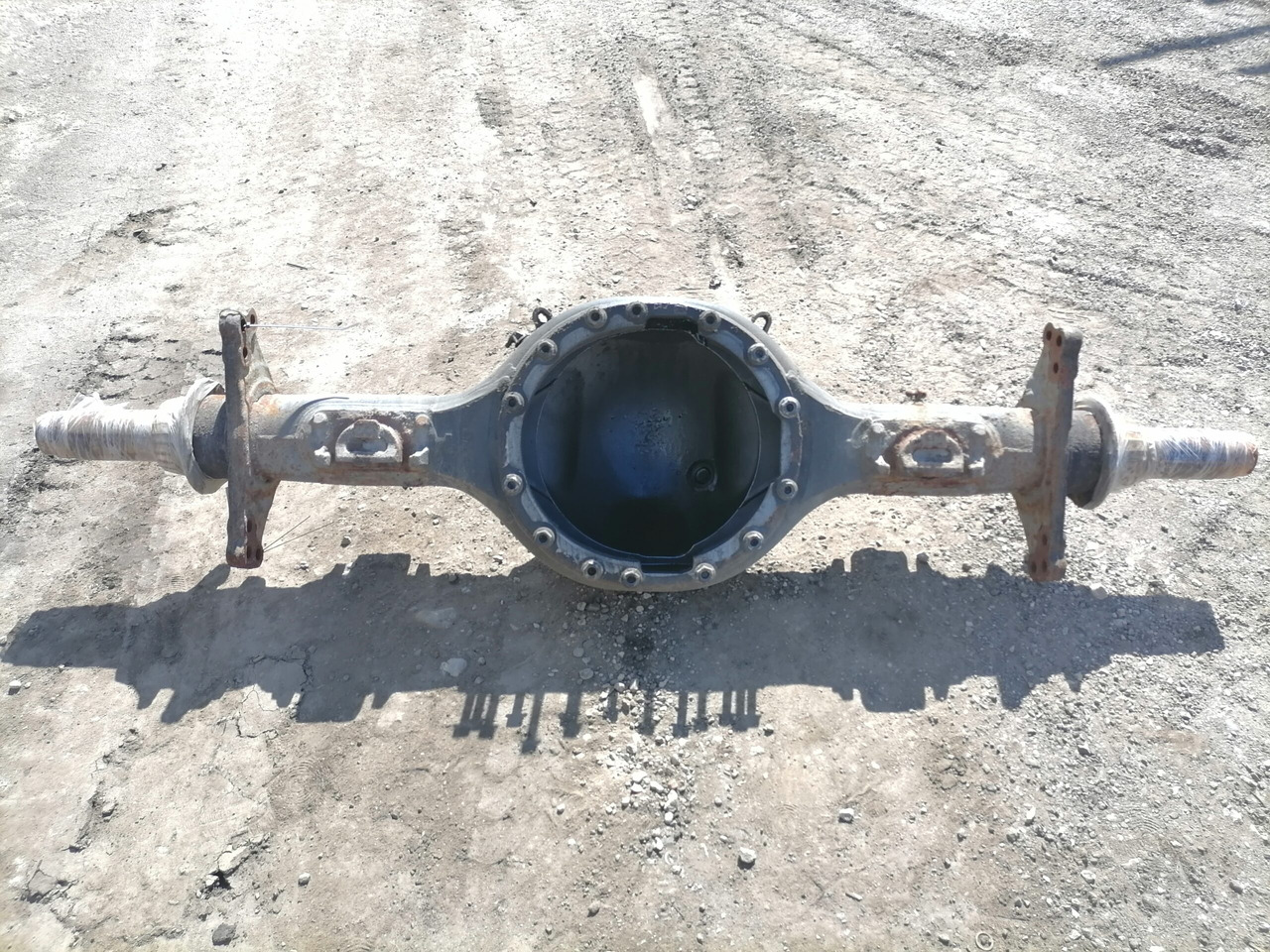 Scania Rear axel housing ADA1100 - المحور و قطع الغيار - شاحنة: صورة 2 Scania Rear axel housing ADA1100 - المحور و قطع الغيار - شاحنة: صورة 2