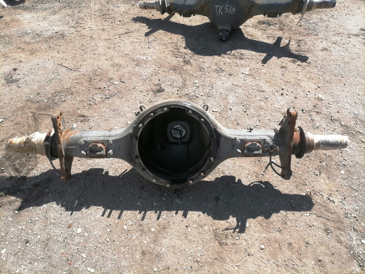 Scania Rear axel housing ADA1100 - المحور و قطع الغيار - شاحنة: صورة 2 Scania Rear axel housing ADA1100 - المحور و قطع الغيار - شاحنة: صورة 2
