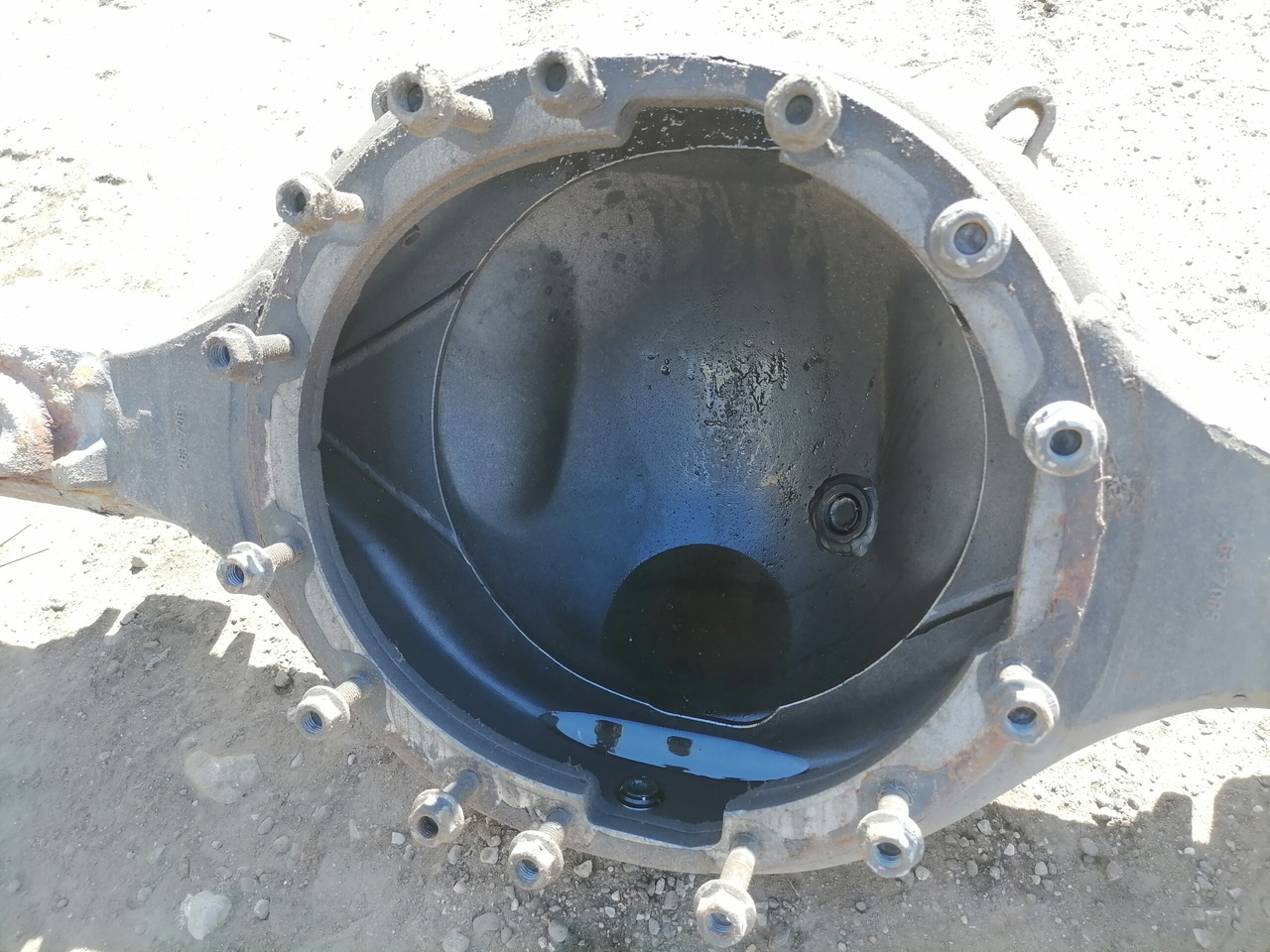 Scania Rear axel housing ADA1100 - المحور و قطع الغيار - شاحنة: صورة 3 Scania Rear axel housing ADA1100 - المحور و قطع الغيار - شاحنة: صورة 3