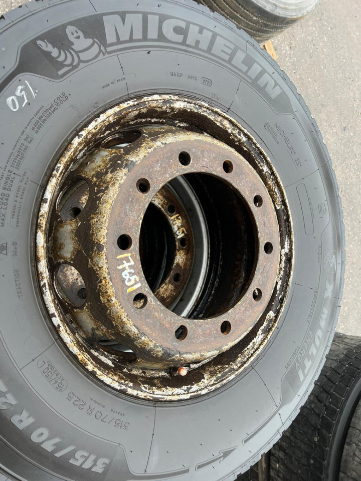 Scania Rehvid + veljed 315/70R22.5 31570R225 - الإطارات والجنوط - شاحنة: صورة 2 Scania Rehvid + veljed 315/70R22.5 31570R225 - الإطارات والجنوط - شاحنة: صورة 2