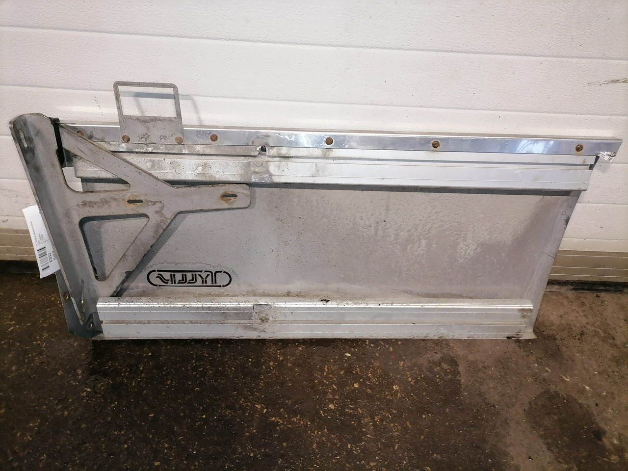 Scania Scania akukasti esine kate - - ديناميكا هوائية/ كابح - شاحنة: صورة 4 Scania Scania akukasti esine kate - - ديناميكا هوائية/ كابح - شاحنة: صورة 4