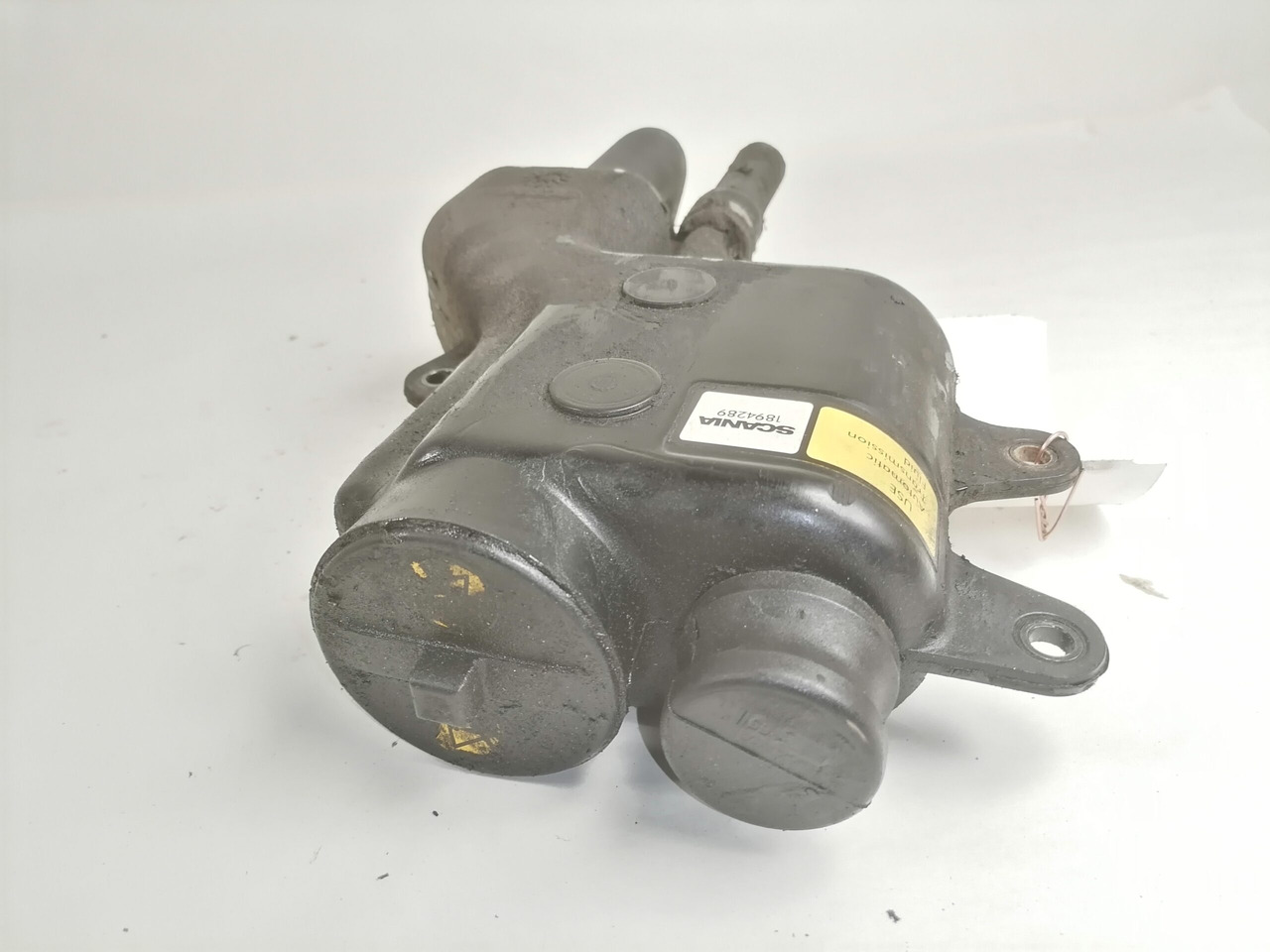 Scania Scania steering oil tank 1894289 - خرطوم التوجيه - شاحنة: صورة 3 Scania Scania steering oil tank 1894289 - خرطوم التوجيه - شاحنة: صورة 3
