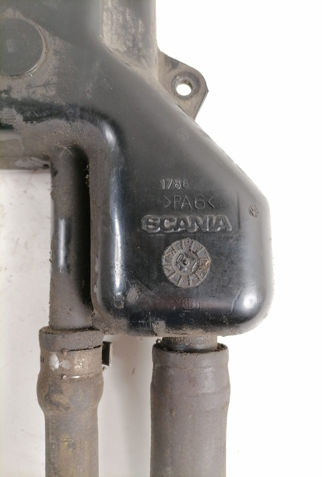 Scania Scania steering oil tank 1894289 - خرطوم التوجيه - شاحنة: صورة 2 Scania Scania steering oil tank 1894289 - خرطوم التوجيه - شاحنة: صورة 2