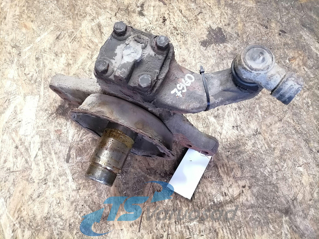 Scania Steering knuckle 1895928 - المحور و قطع الغيار - شاحنة: صورة 2 Scania Steering knuckle 1895928 - المحور و قطع الغيار - شاحنة: صورة 2