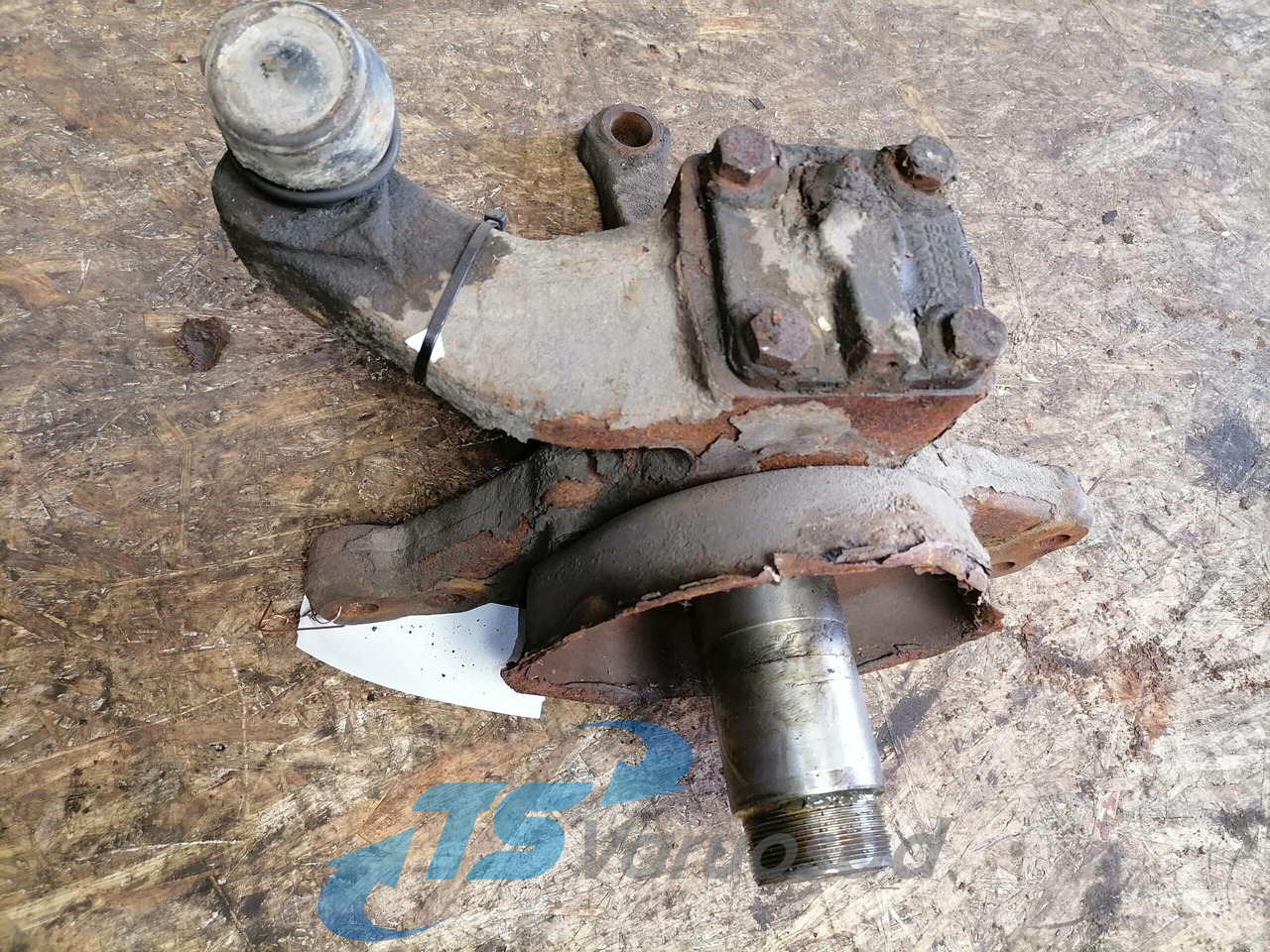Scania Steering knuckle 1895937 - المحور و قطع الغيار - شاحنة: صورة 2 Scania Steering knuckle 1895937 - المحور و قطع الغيار - شاحنة: صورة 2