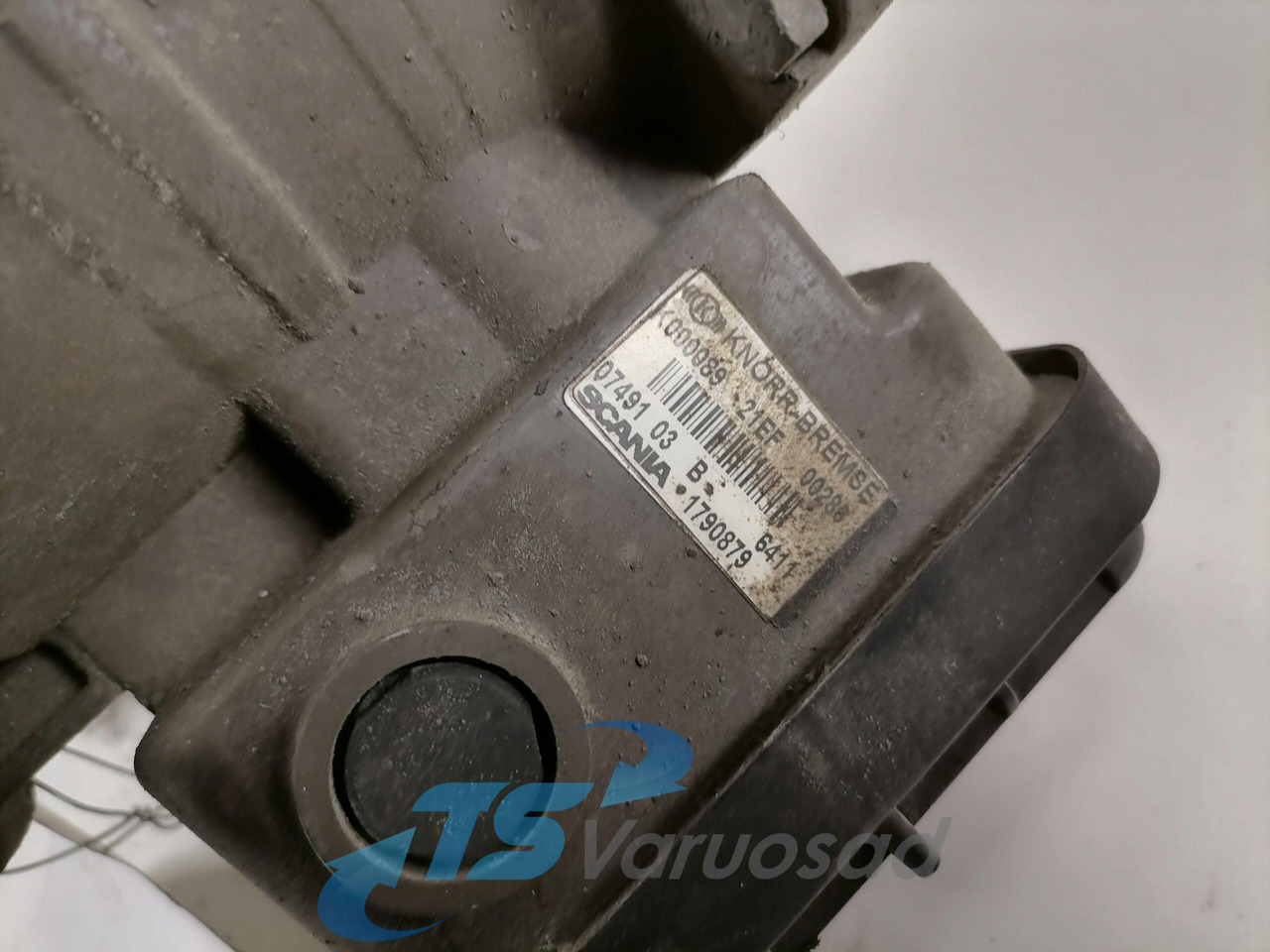 Scania Trailer brake pressure control 1790879 - صمام الفرامل - شاحنة: صورة 3 Scania Trailer brake pressure control 1790879 - صمام الفرامل - شاحنة: صورة 3