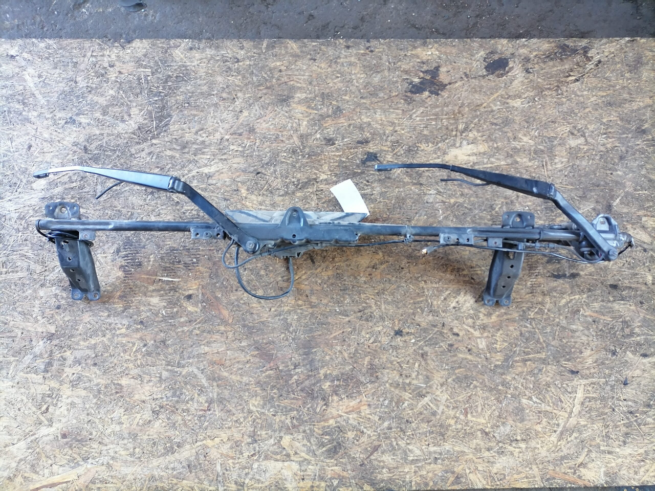 Scania Wiper frame 1765183 - مساحة الزجاج الأمامي - شاحنة: صورة 4 Scania Wiper frame 1765183 - مساحة الزجاج الأمامي - شاحنة: صورة 4