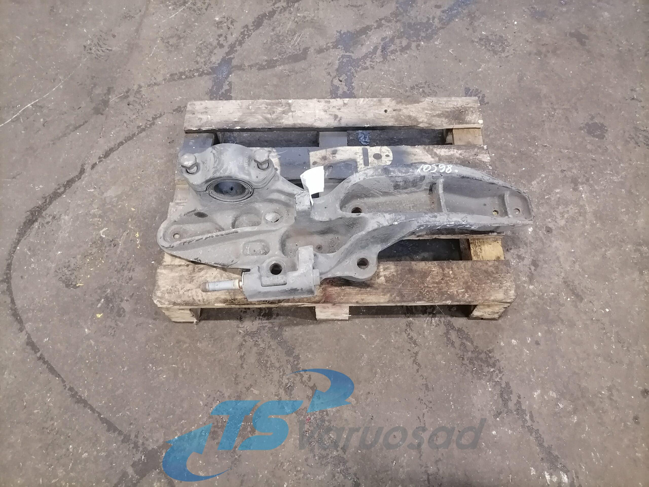 Volvo Air suspension bracket 21196826 - المحور و قطع الغيار - شاحنة: صورة 1 Volvo Air suspension bracket 21196826 - المحور و قطع الغيار - شاحنة: صورة 1