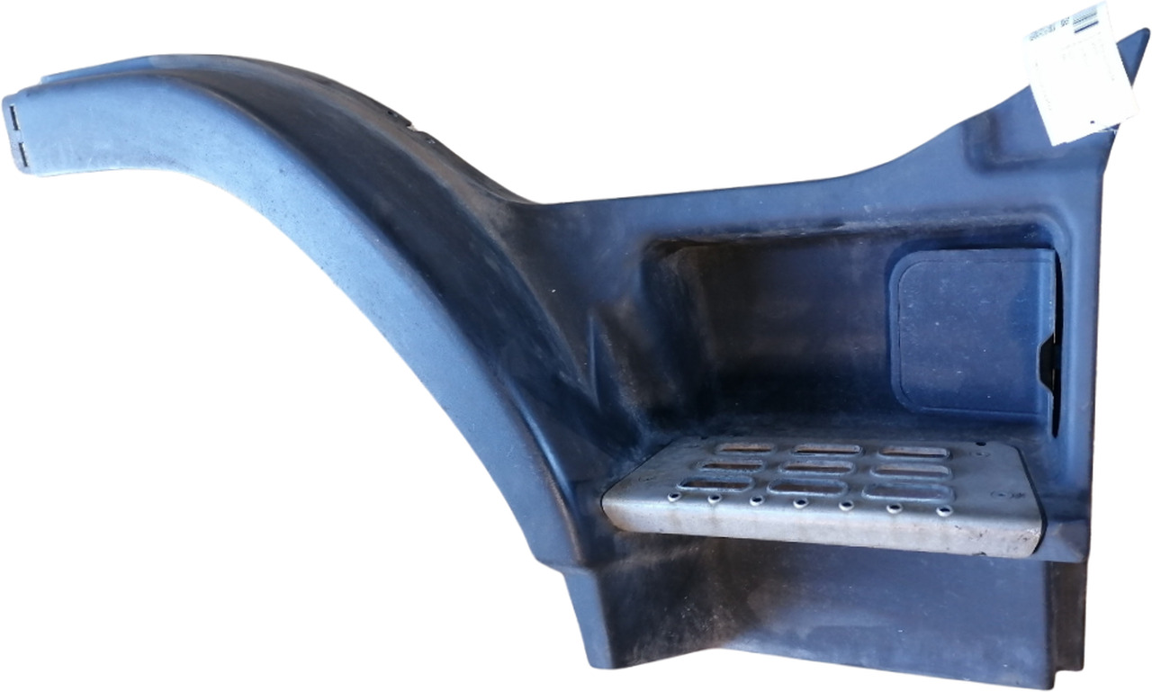 Volvo Astmelaua plastik 3175161 - عتبة باب السيارة - شاحنة: صورة 1 Volvo Astmelaua plastik 3175161 - عتبة باب السيارة - شاحنة: صورة 1