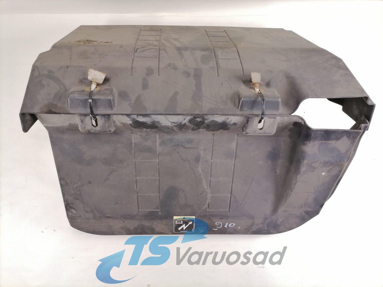 Volvo Battery cover 21924923 - بطارية - شاحنة: صورة 2 Volvo Battery cover 21924923 - بطارية - شاحنة: صورة 2