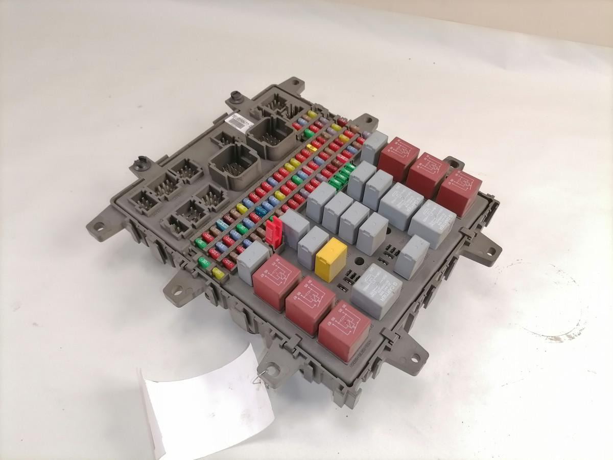 Volvo Central electric unit 5010590677 - فيوز - شاحنة: صورة 2 Volvo Central electric unit 5010590677 - فيوز - شاحنة: صورة 2