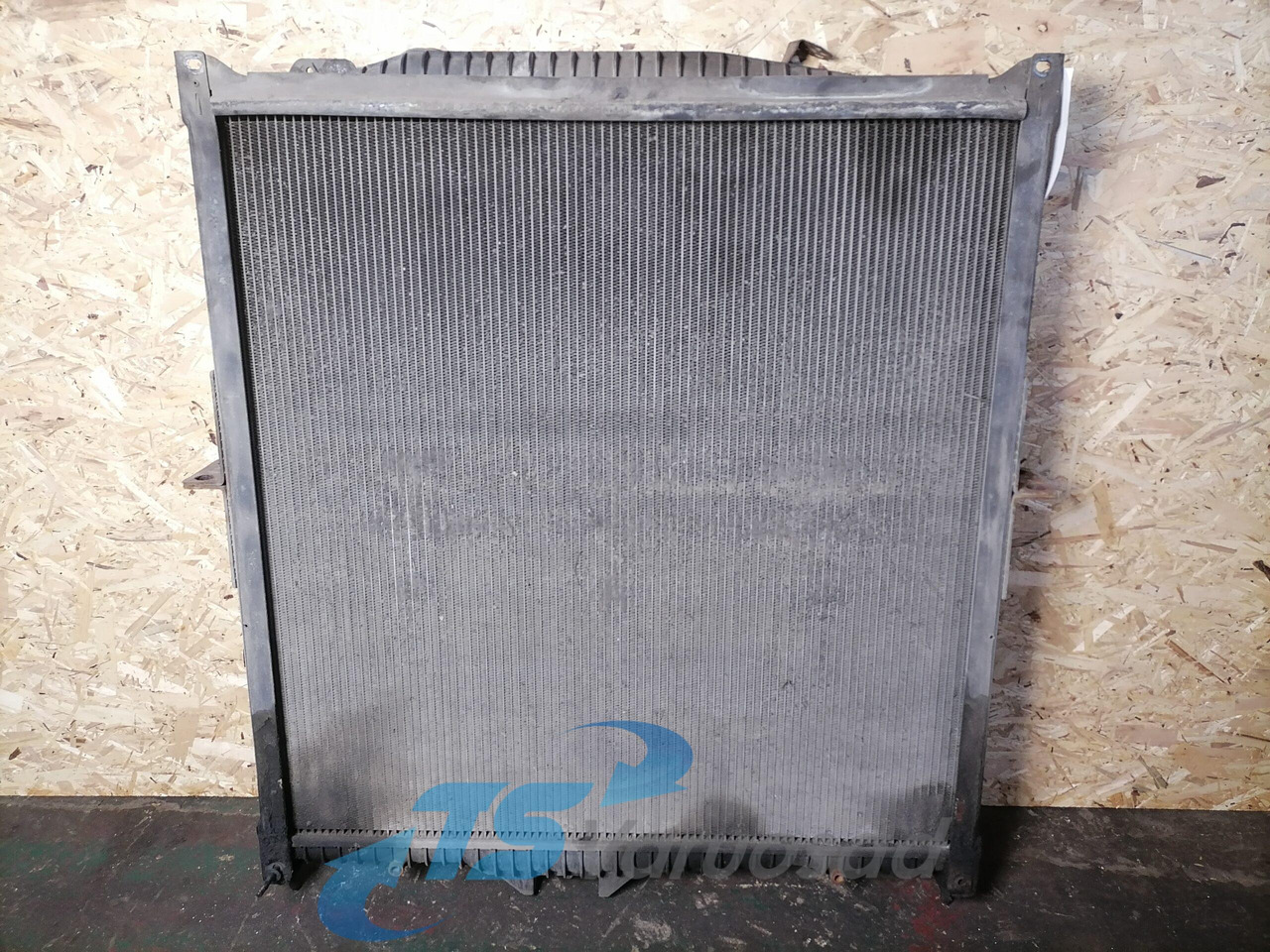 Volvo Cooling radiator 20758820 - مبرد المحرك - شاحنة: صورة 2 Volvo Cooling radiator 20758820 - مبرد المحرك - شاحنة: صورة 2