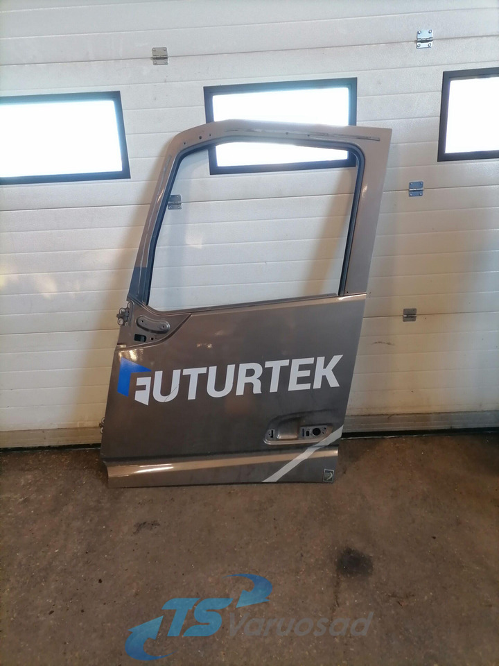 Volvo Door 82183078 - باب و قطع الغيار - شاحنة: صورة 1 Volvo Door 82183078 - باب و قطع الغيار - شاحنة: صورة 1