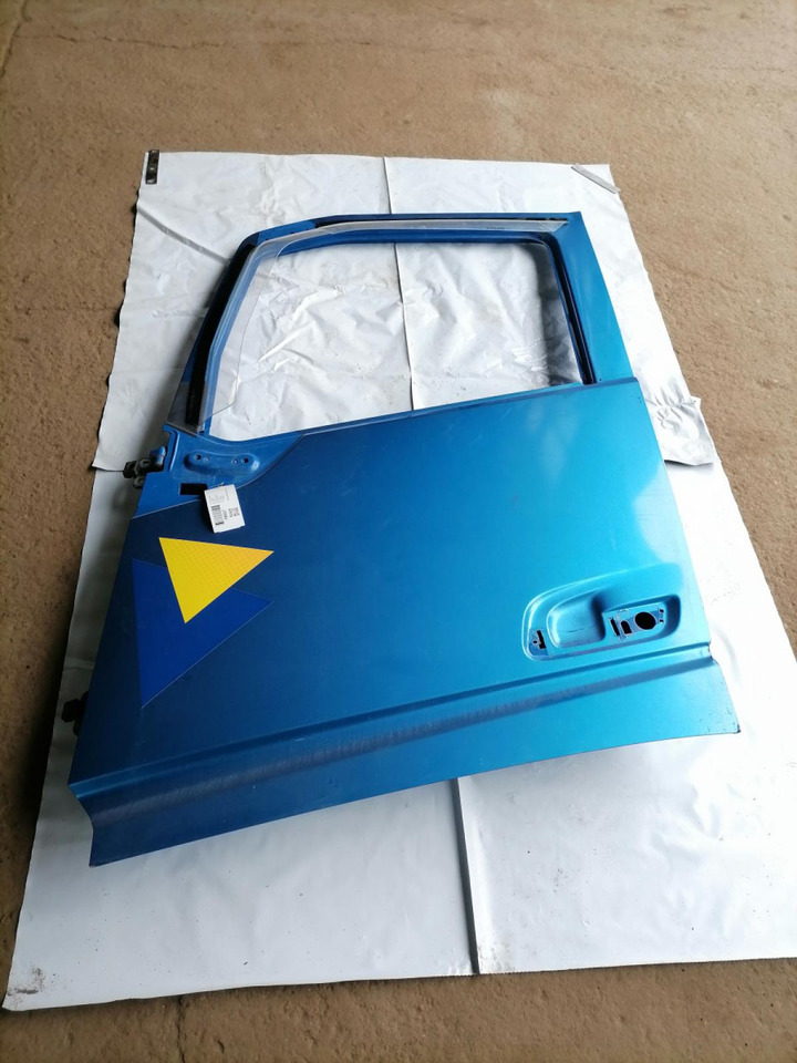 Volvo Door 82183078 - باب و قطع الغيار - شاحنة: صورة 2 Volvo Door 82183078 - باب و قطع الغيار - شاحنة: صورة 2