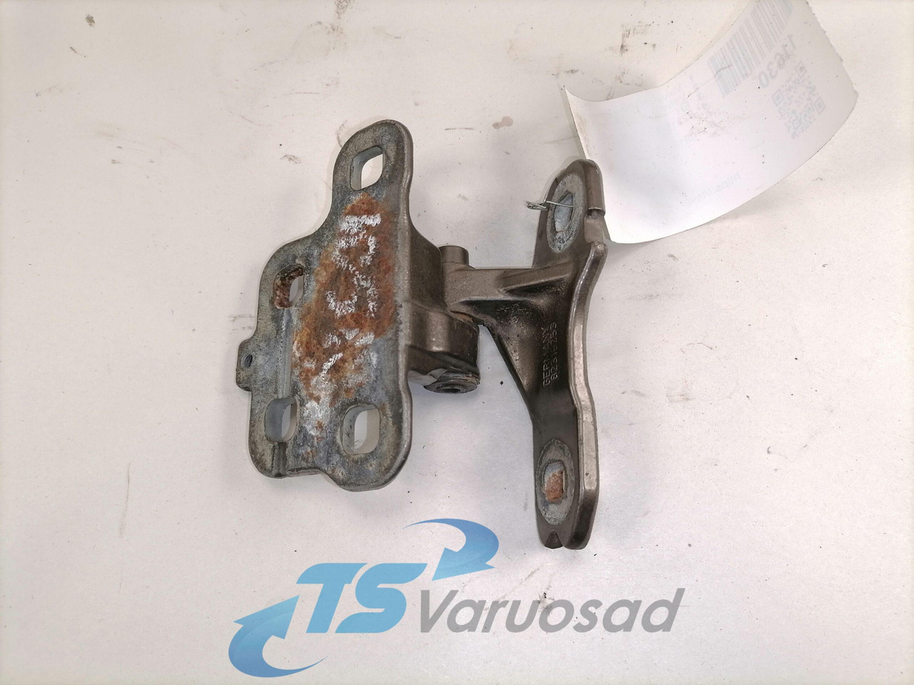 Volvo Door hinge 82319253 - باب و قطع الغيار - شاحنة: صورة 3 Volvo Door hinge 82319253 - باب و قطع الغيار - شاحنة: صورة 3