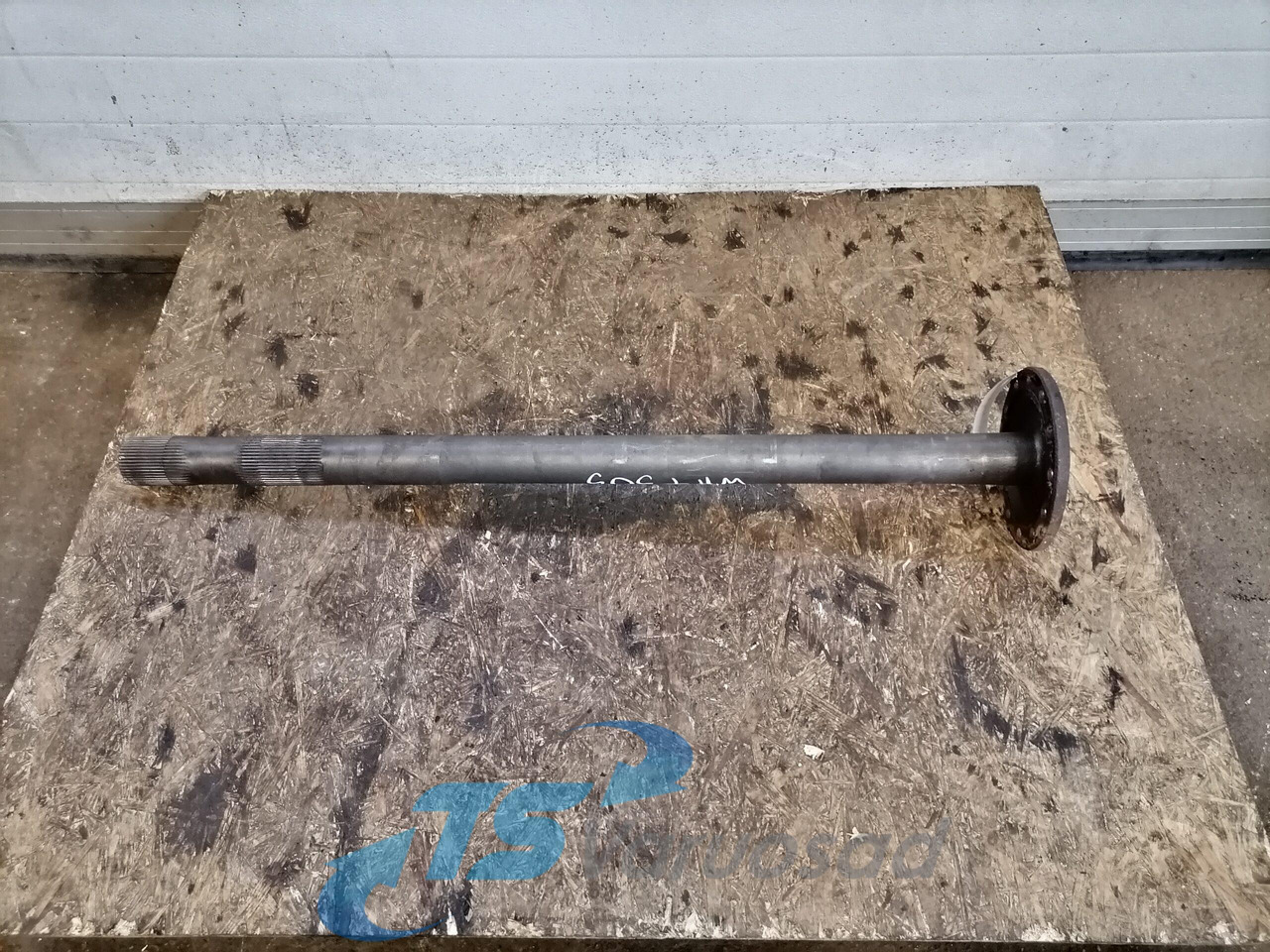 Volvo Drive shaft 8172097 - نصف رمح - شاحنة: صورة 1 Volvo Drive shaft 8172097 - نصف رمح - شاحنة: صورة 1