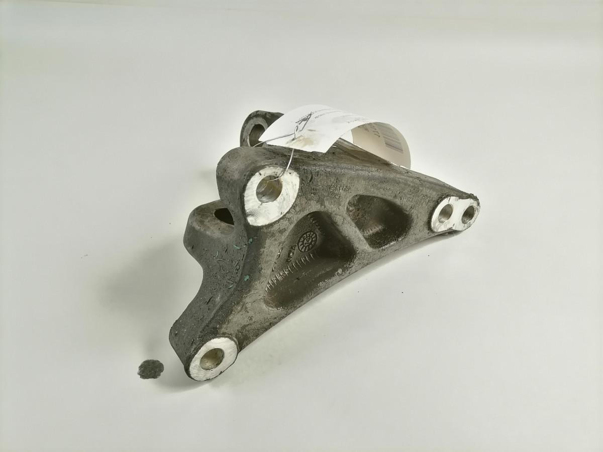 Volvo Engine bracket 21364650 - المحرك و قطع الغيار - شاحنة: صورة 4 Volvo Engine bracket 21364650 - المحرك و قطع الغيار - شاحنة: صورة 4