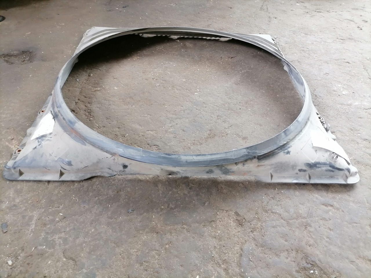 Volvo Fan shroud 20804602 - مبرد المحرك - شاحنة: صورة 3 Volvo Fan shroud 20804602 - مبرد المحرك - شاحنة: صورة 3