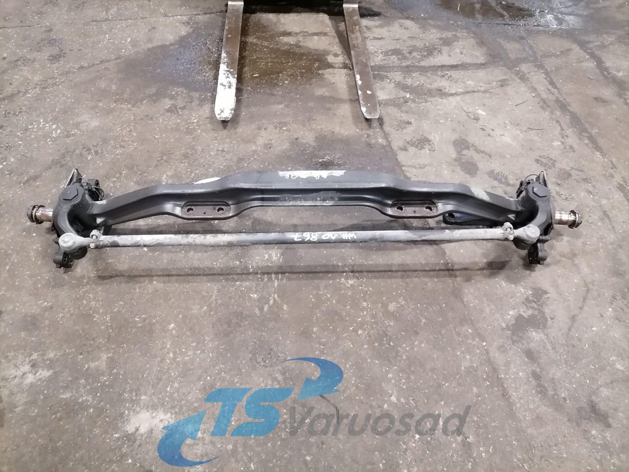 Volvo First axel housing 22208213 - المحور الأمامي - شاحنة: صورة 1 Volvo First axel housing 22208213 - المحور الأمامي - شاحنة: صورة 1