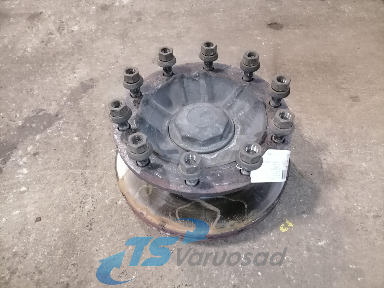 Volvo First wheel hub 1026853 - محور - شاحنة: صورة 1 Volvo First wheel hub 1026853 - محور - شاحنة: صورة 1