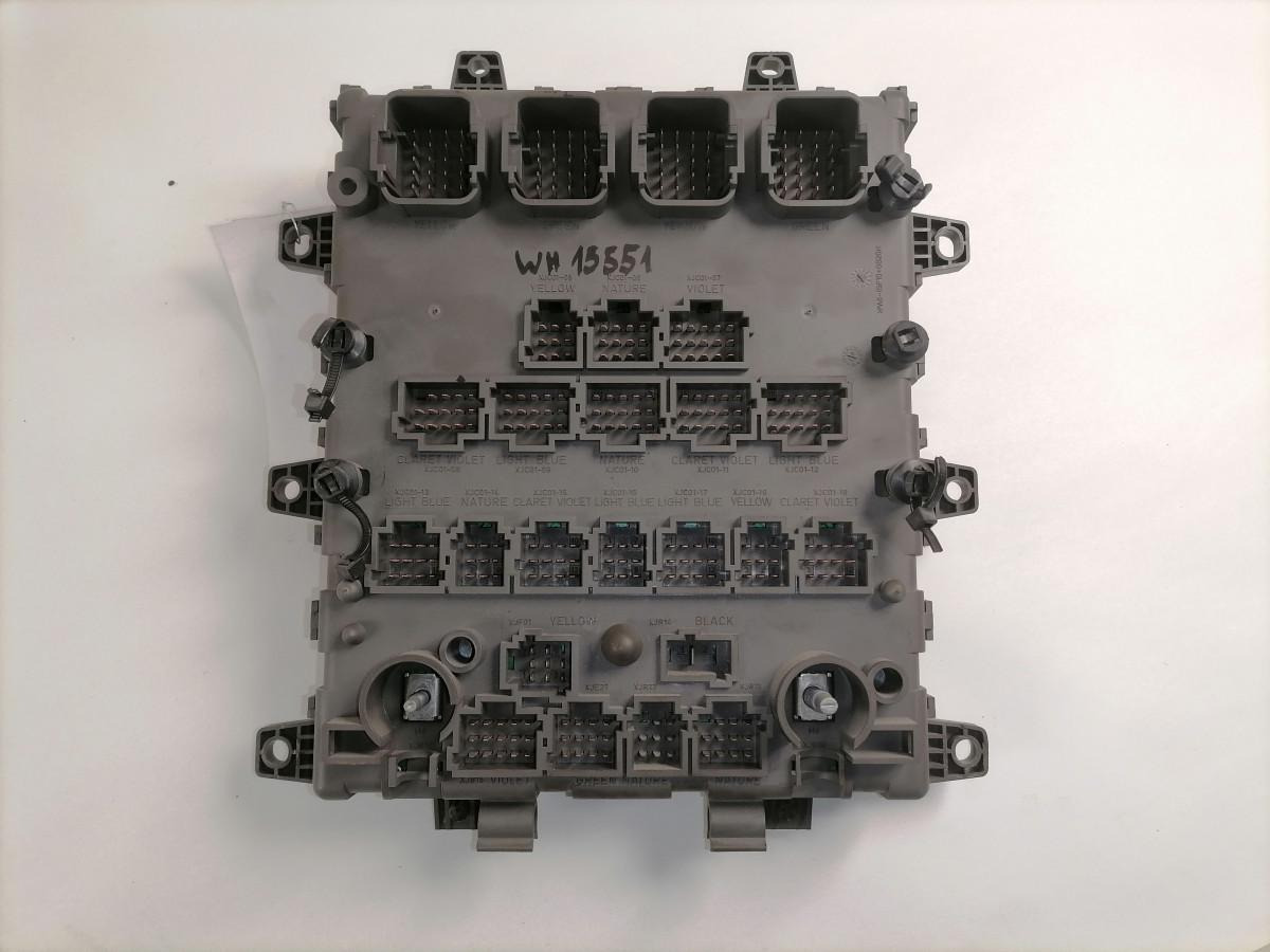 Volvo Kaitsmepaneel 7421045777 - فيوز - شاحنة: صورة 4 Volvo Kaitsmepaneel 7421045777 - فيوز - شاحنة: صورة 4